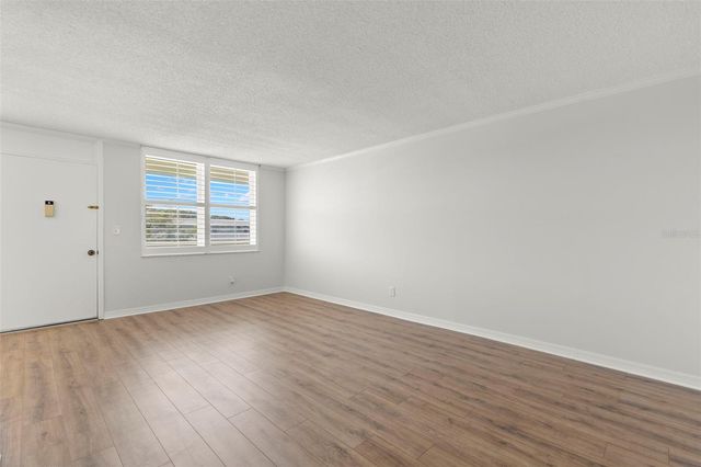 4890 BAY STREET NE 330, St Petersburg, FL 33703