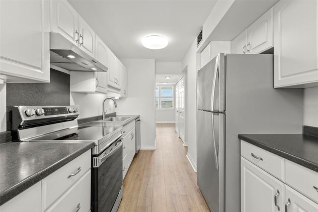 4890 BAY STREET NE 330, St Petersburg, FL 33703