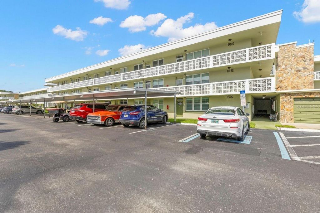 4890 BAY STREET NE 330, St Petersburg, FL 33703