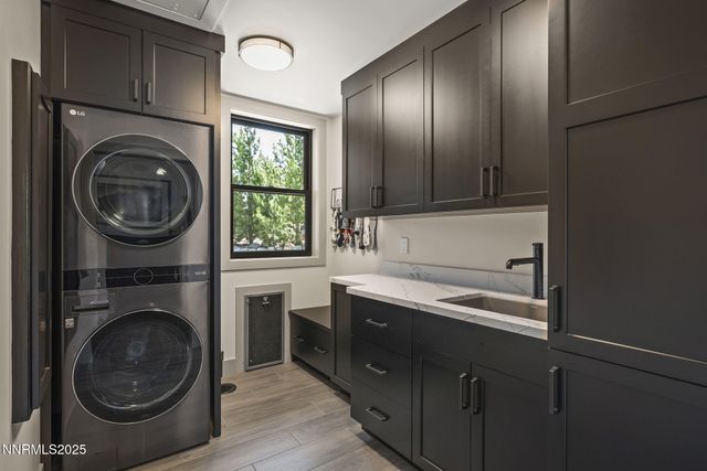 6177 N Featherstone Circle, Reno, NV 89511