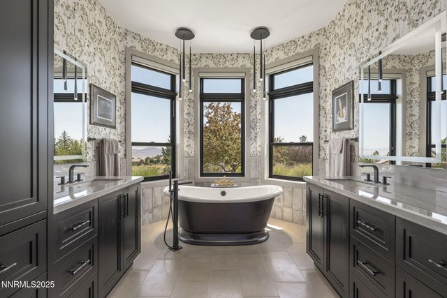 6177 N Featherstone Circle, Reno, NV 89511