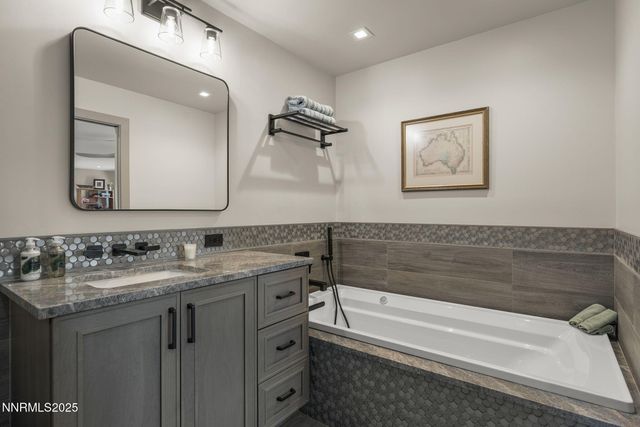 6177 N Featherstone Circle, Reno, NV 89511