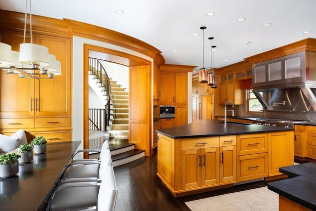 1 Chestnut Place, Brookline, MA 02445