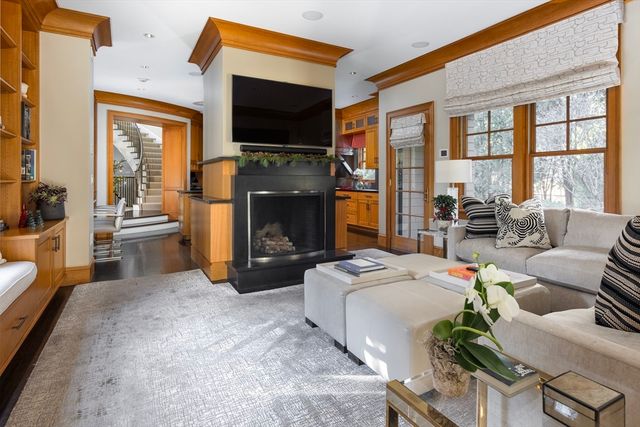 1 Chestnut Place, Brookline, MA 02445