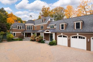 1 Chestnut Place, Brookline, MA 02445