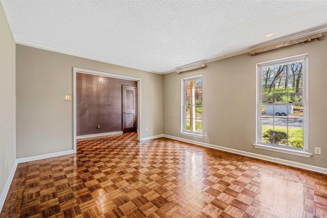 8 Stoney Brook Court, Little Rock, AR 72227