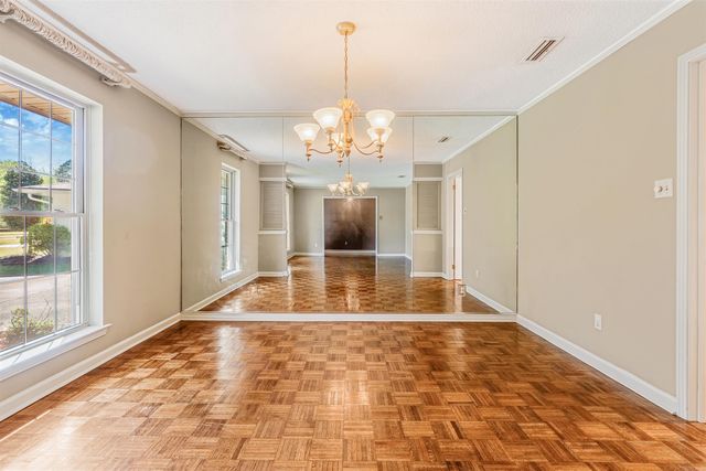 8 Stoney Brook Court, Little Rock, AR 72227