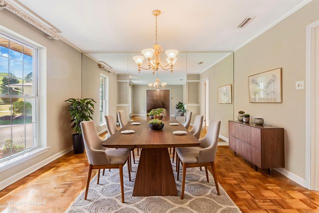 8 Stoney Brook Court, Little Rock, AR 72227