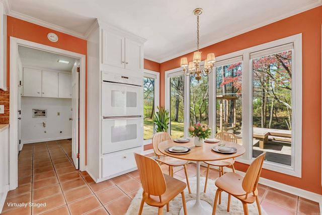 8 Stoney Brook Court, Little Rock, AR 72227