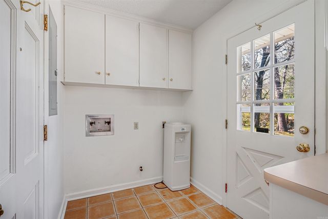 8 Stoney Brook Court, Little Rock, AR 72227