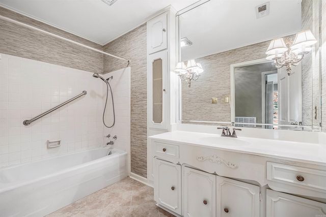 8 Stoney Brook Court, Little Rock, AR 72227