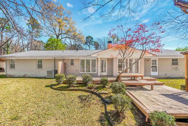 8 Stoney Brook Court, Little Rock, AR 72227