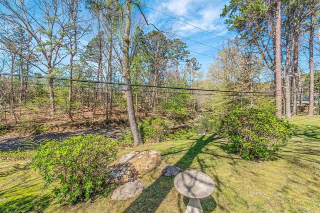 8 Stoney Brook Court, Little Rock, AR 72227