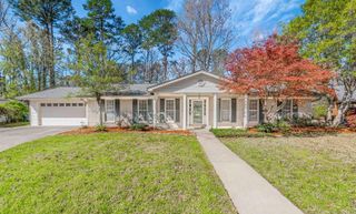 8 Stoney Brook Court, Little Rock, AR 72227