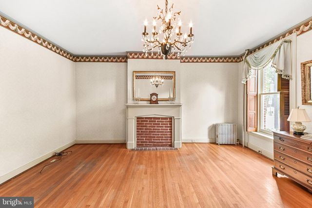 411 S MARKET ST, Frederick, MD 21701