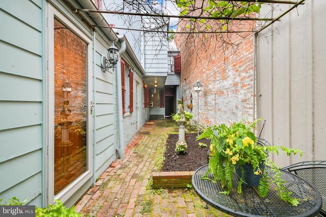 411 S MARKET ST, Frederick, MD 21701