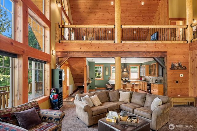 4422 Kachess Lake Road, Easton, WA 98925