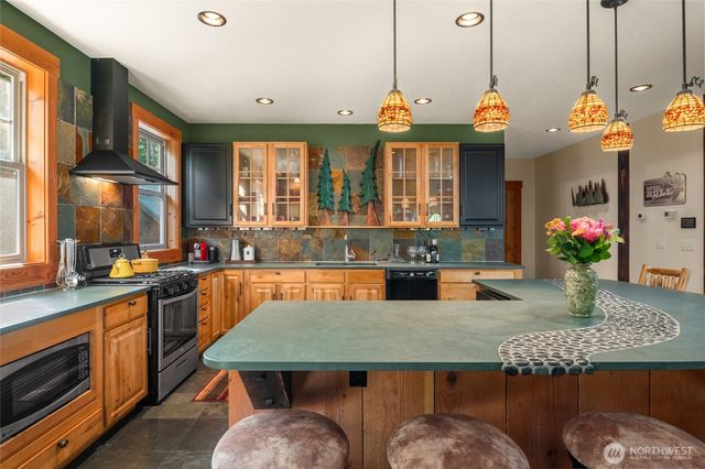 4422 Kachess Lake Road, Easton, WA 98925