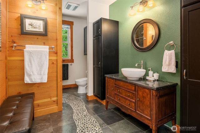 4422 Kachess Lake Road, Easton, WA 98925