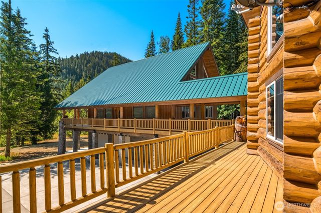 4422 Kachess Lake Road, Easton, WA 98925