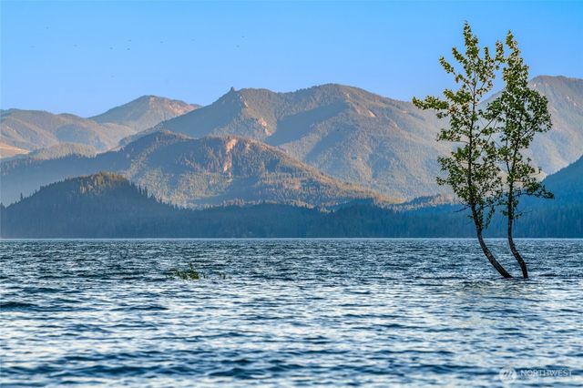4422 Kachess Lake Road, Easton, WA 98925