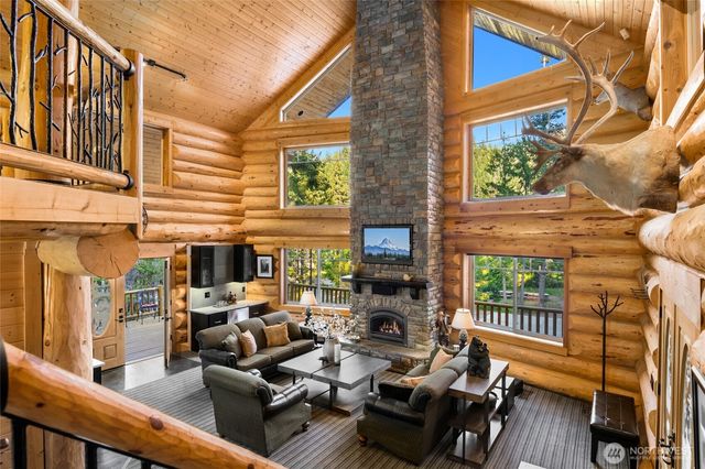 4422 Kachess Lake Road, Easton, WA 98925