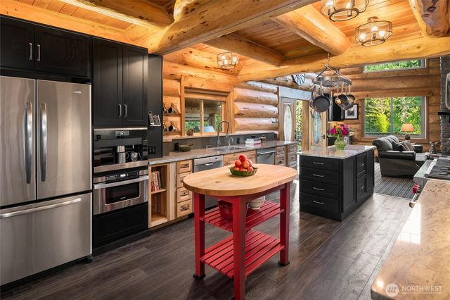 4422 Kachess Lake Road, Easton, WA 98925