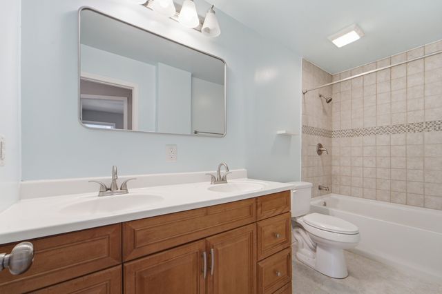 2007 63rd Street, Des Moines, IA 50322
