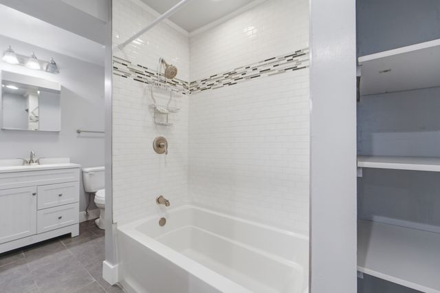 2007 63rd Street, Des Moines, IA 50322