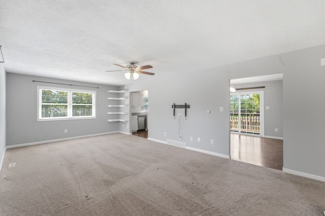 2007 63rd Street, Des Moines, IA 50322