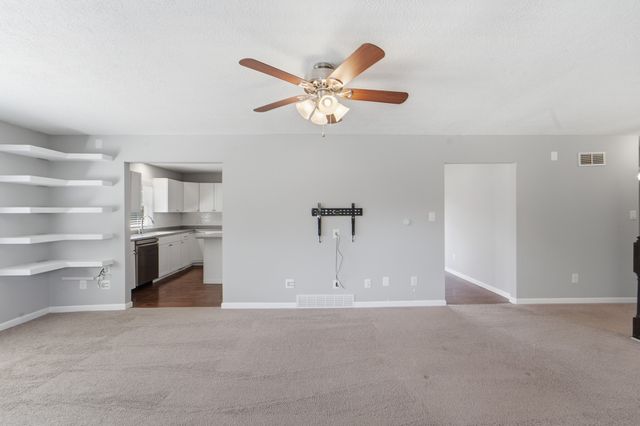 2007 63rd Street, Des Moines, IA 50322