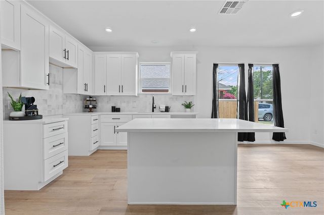 738 Chihuahua Street, Lockhart, TX 78644