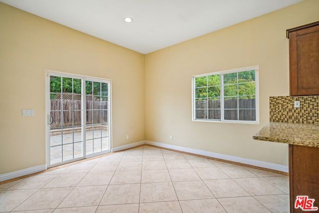 17550 Collins Street, Encino (los Angeles), CA 91316