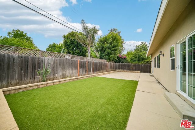 17550 Collins Street, Encino (los Angeles), CA 91316