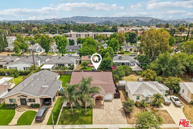 17550 Collins Street, Encino (los Angeles), CA 91316