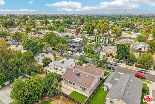 17550 Collins Street, Encino (los Angeles), CA 91316