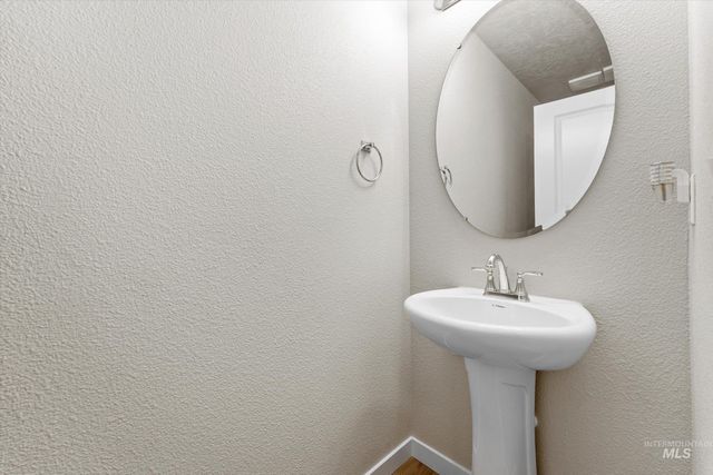 11389 W W Millbank St, Nampa, ID 83651