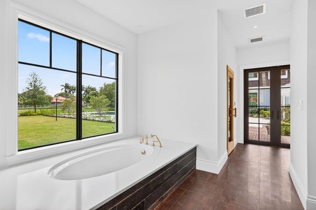 10250 El Paraiso Place, Delray Beach, FL 33446