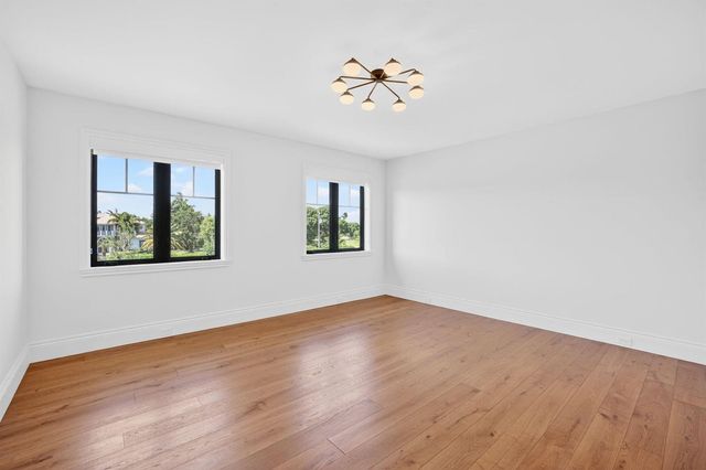 10250 El Paraiso Place, Delray Beach, FL 33446