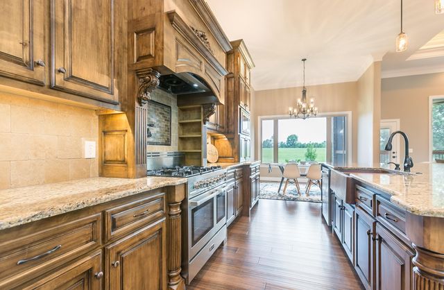 704 W Savanna Court, Nixa, MO 65714