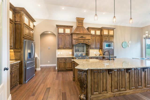 704 W Savanna Court, Nixa, MO 65714