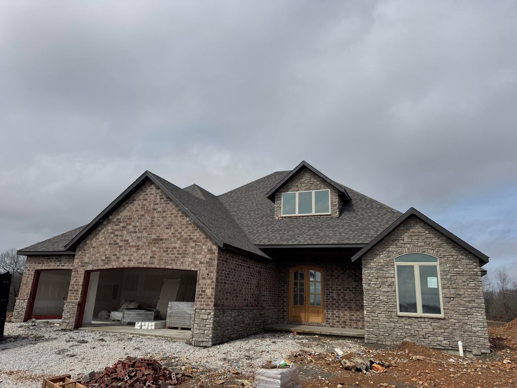 704 W Savanna Court, Nixa, MO 65714