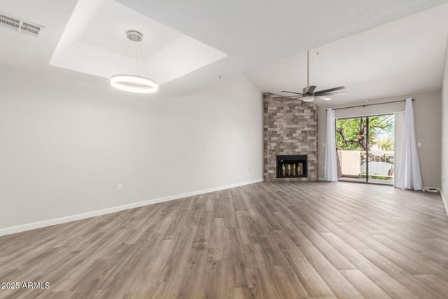 9460 E Mission Lane Unit 211, Scottsdale, AZ 85258