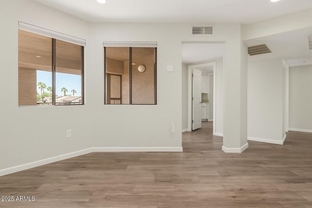 9460 E Mission Lane Unit 211, Scottsdale, AZ 85258