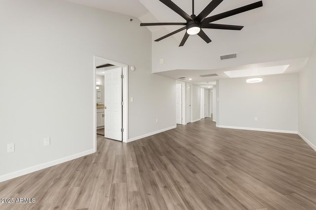 9460 E Mission Lane Unit 211, Scottsdale, AZ 85258