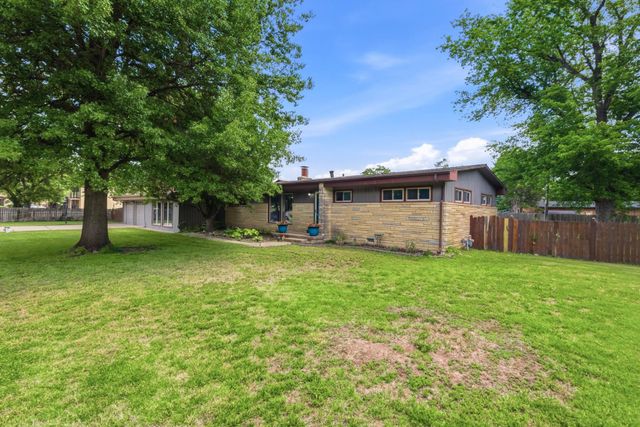 352 S Floyd St, Wichita, KS 67209