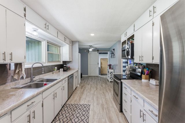352 S Floyd St, Wichita, KS 67209