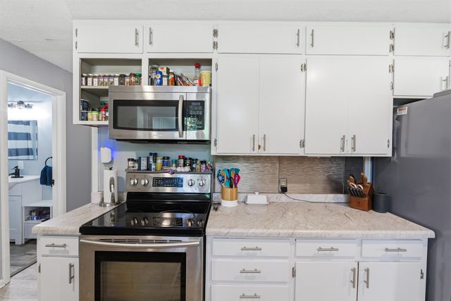 352 S Floyd St, Wichita, KS 67209