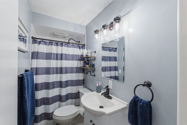 352 S Floyd St, Wichita, KS 67209