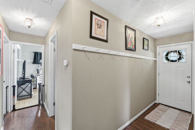 352 S Floyd St, Wichita, KS 67209